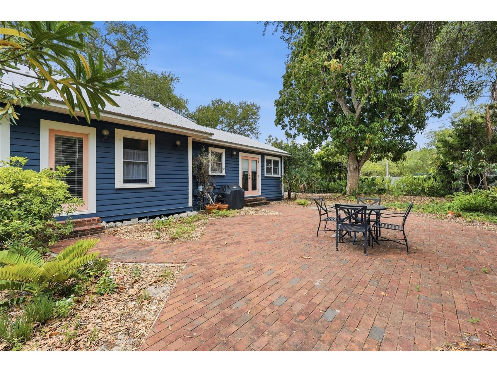 1828 Grove Street Sarasota FL 34239 A4694432 image28