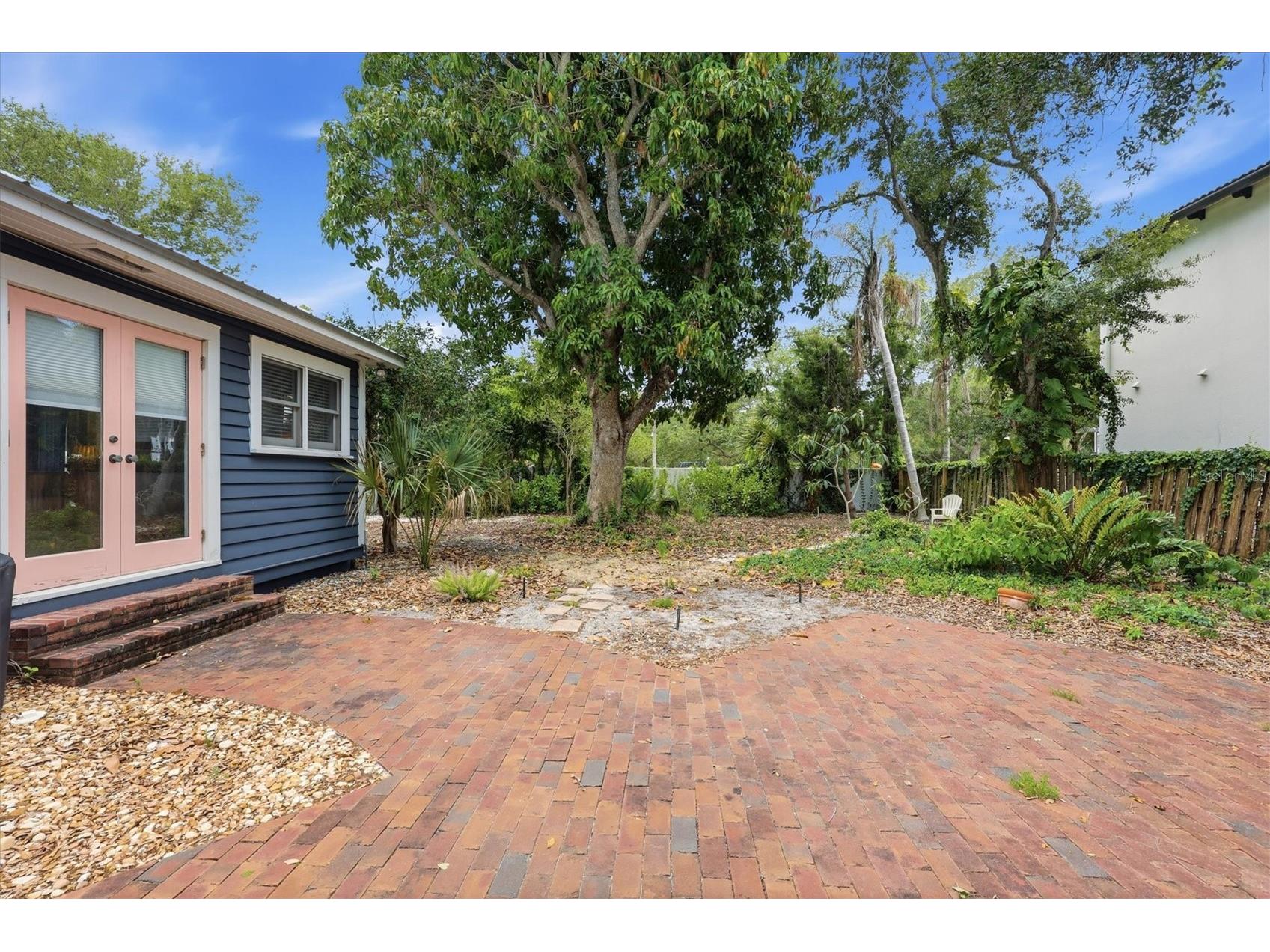 1828 Grove Street Sarasota FL 34239 A4694432 image29