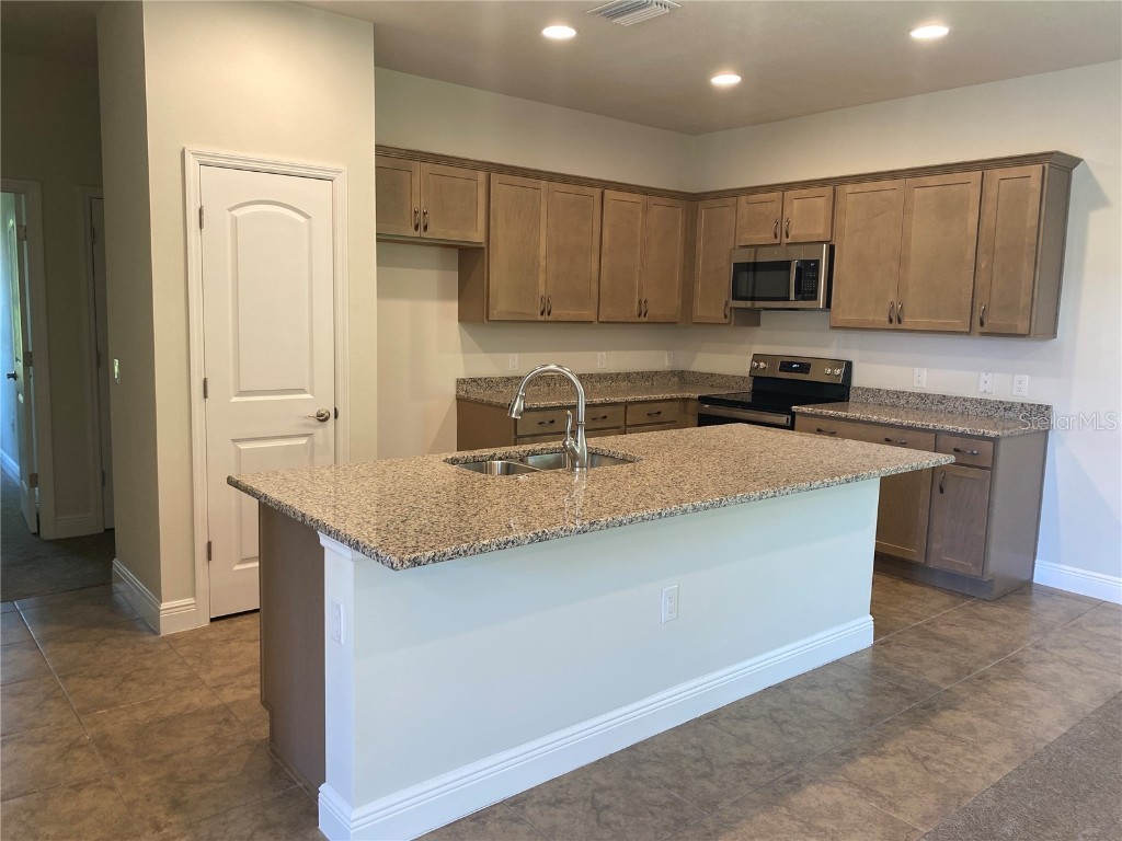 1828 Spaniel Avenue North Port FL 34288 OM690129 image8