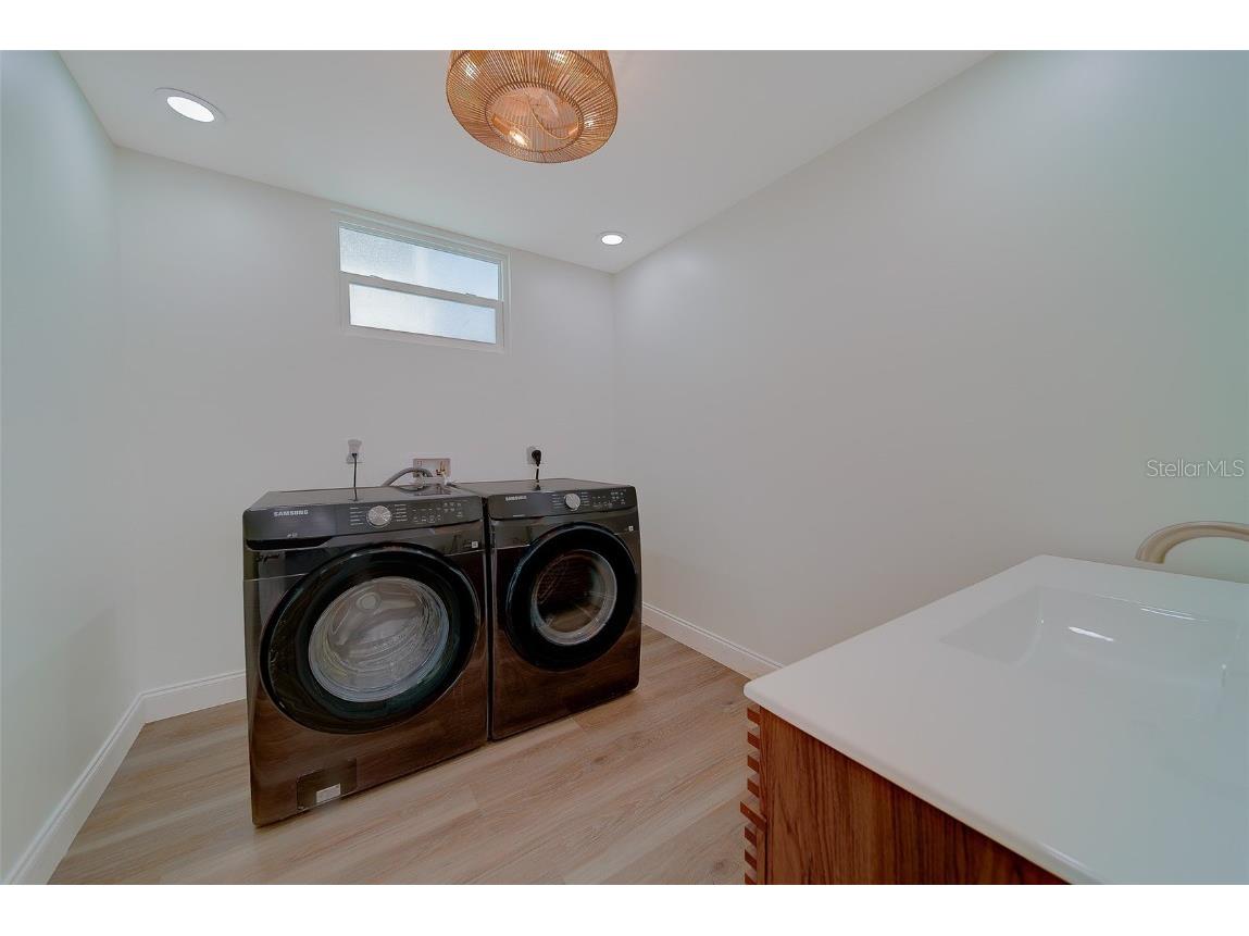 1829 27th Avenue N Saint Petersburg FL 33713 TB8449028 image28