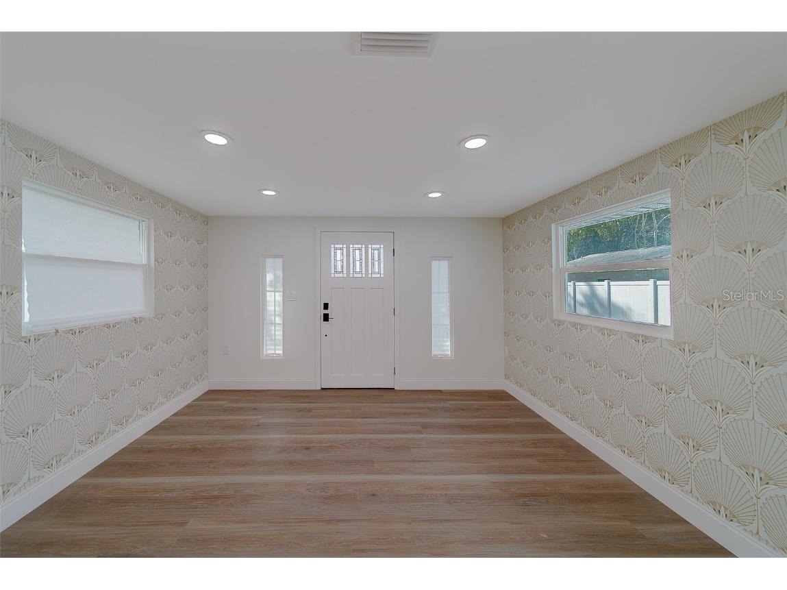 1829 27th Avenue N Saint Petersburg FL 33713 TB8449028 image53