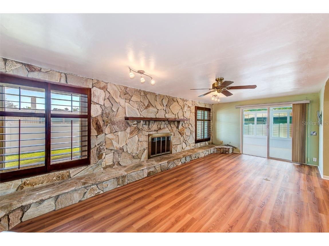 1829 Chateau Drive E Clearwater FL 33756 TB8430015 image12