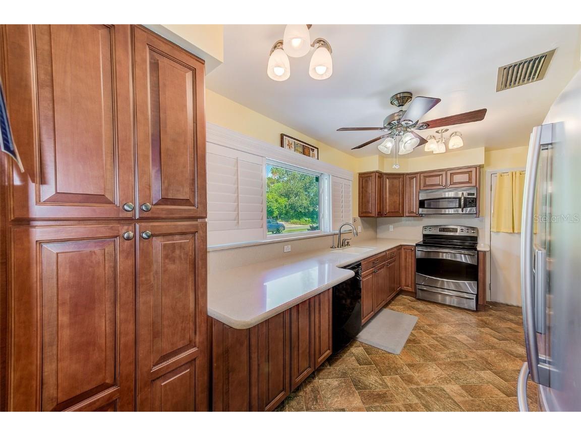 1829 Chateau Drive E Clearwater FL 33756 TB8430015 image14