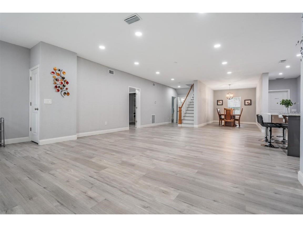 1830 20th Street S Saint Petersburg FL 33712 U8237071 image3