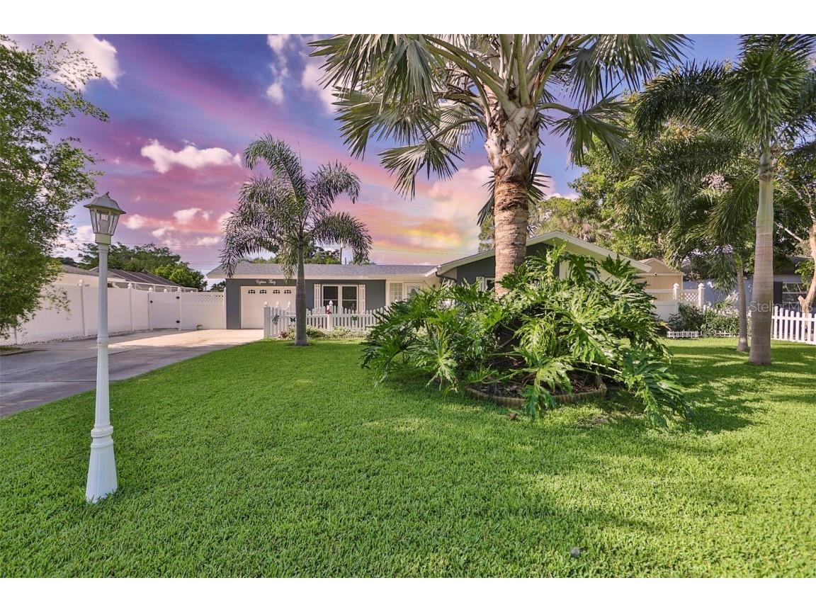 1830 62nd Avenue S Saint Petersburg FL 33712 U8197895 image1