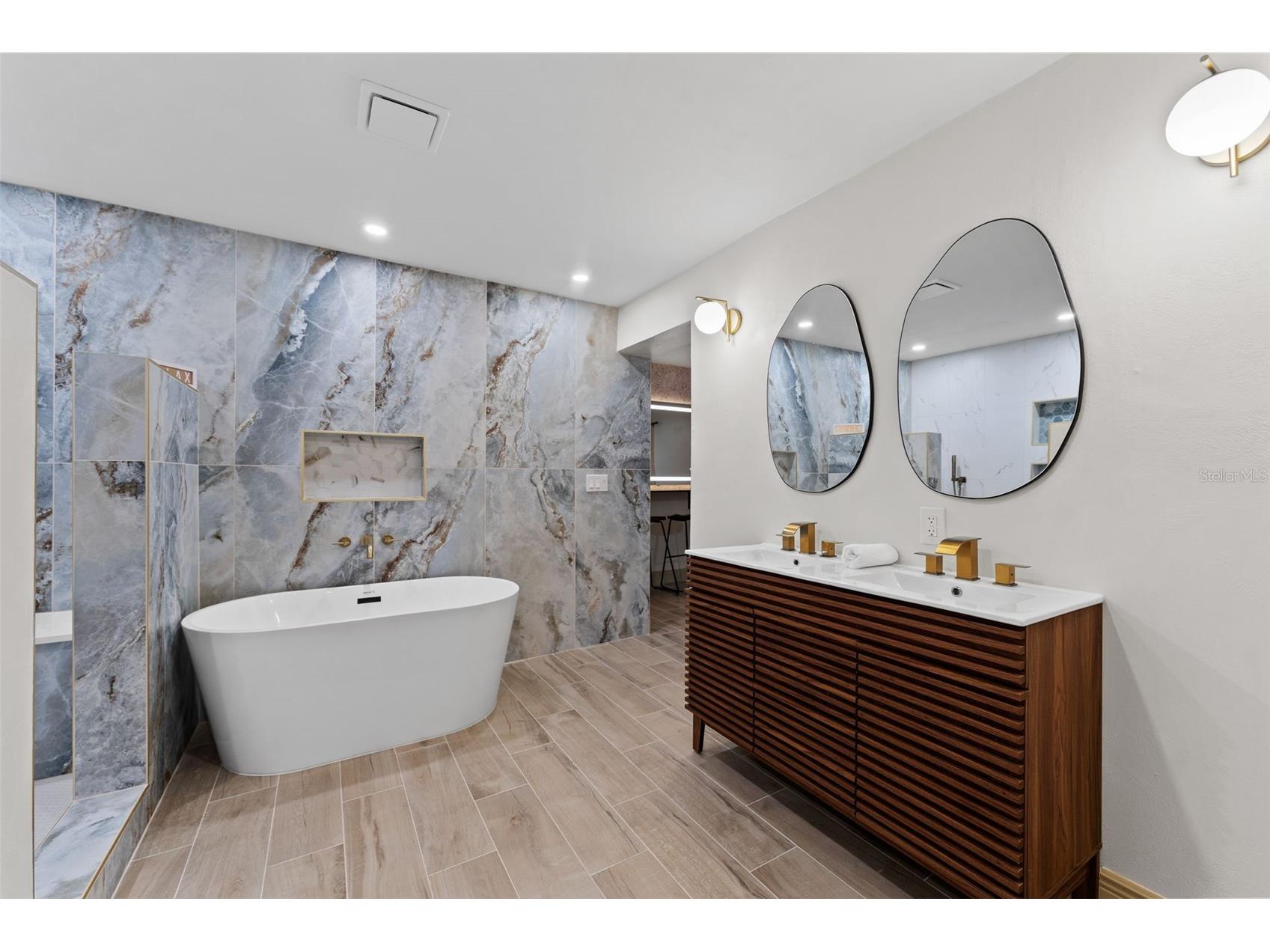1830 Lakeview Rd Clearwater FL 33764 TB8496716 image18