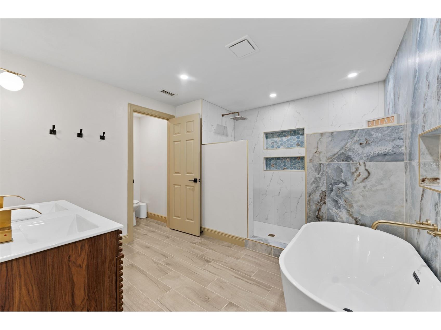 1830 Lakeview Rd Clearwater FL 33764 TB8496716 image19
