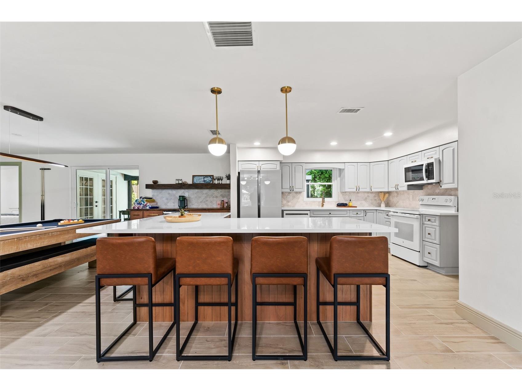1830 Lakeview Rd Clearwater FL 33764 TB8496716 image4