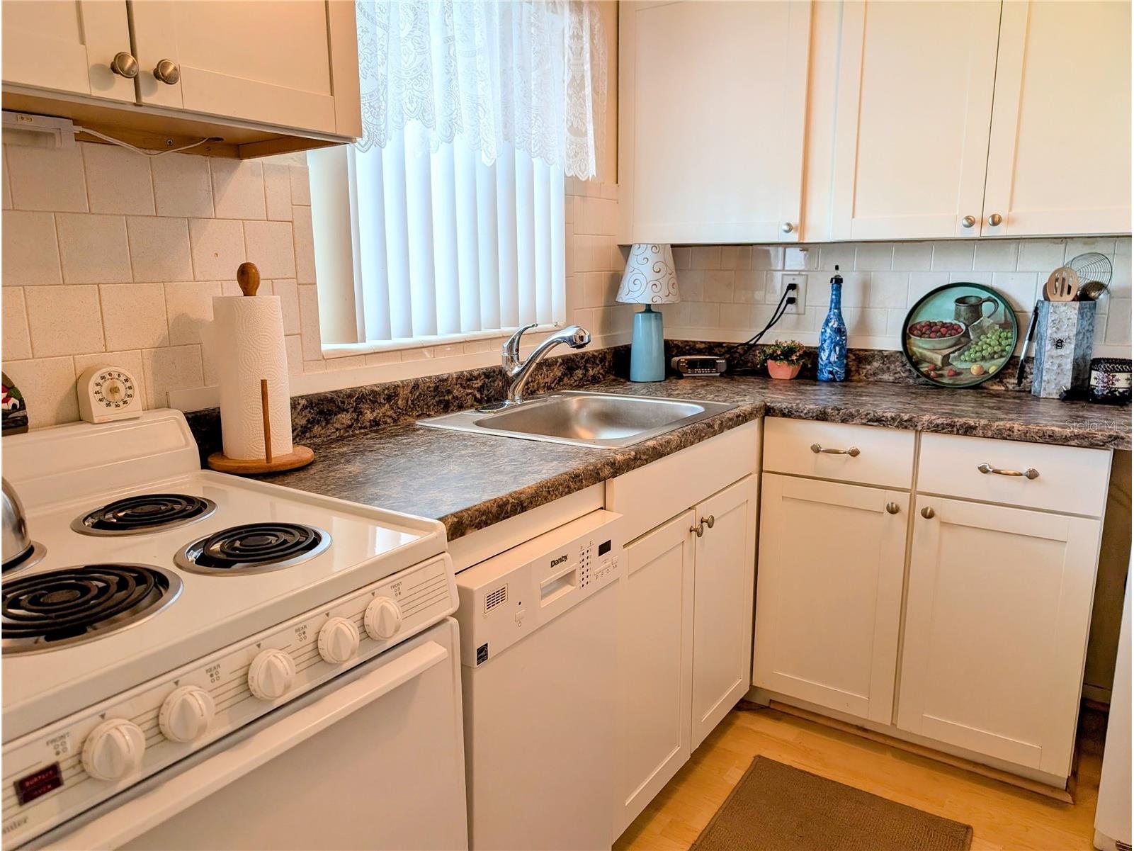 1830 Restful Drive #M-33 Bradenton FL 34207 A4693546 image5