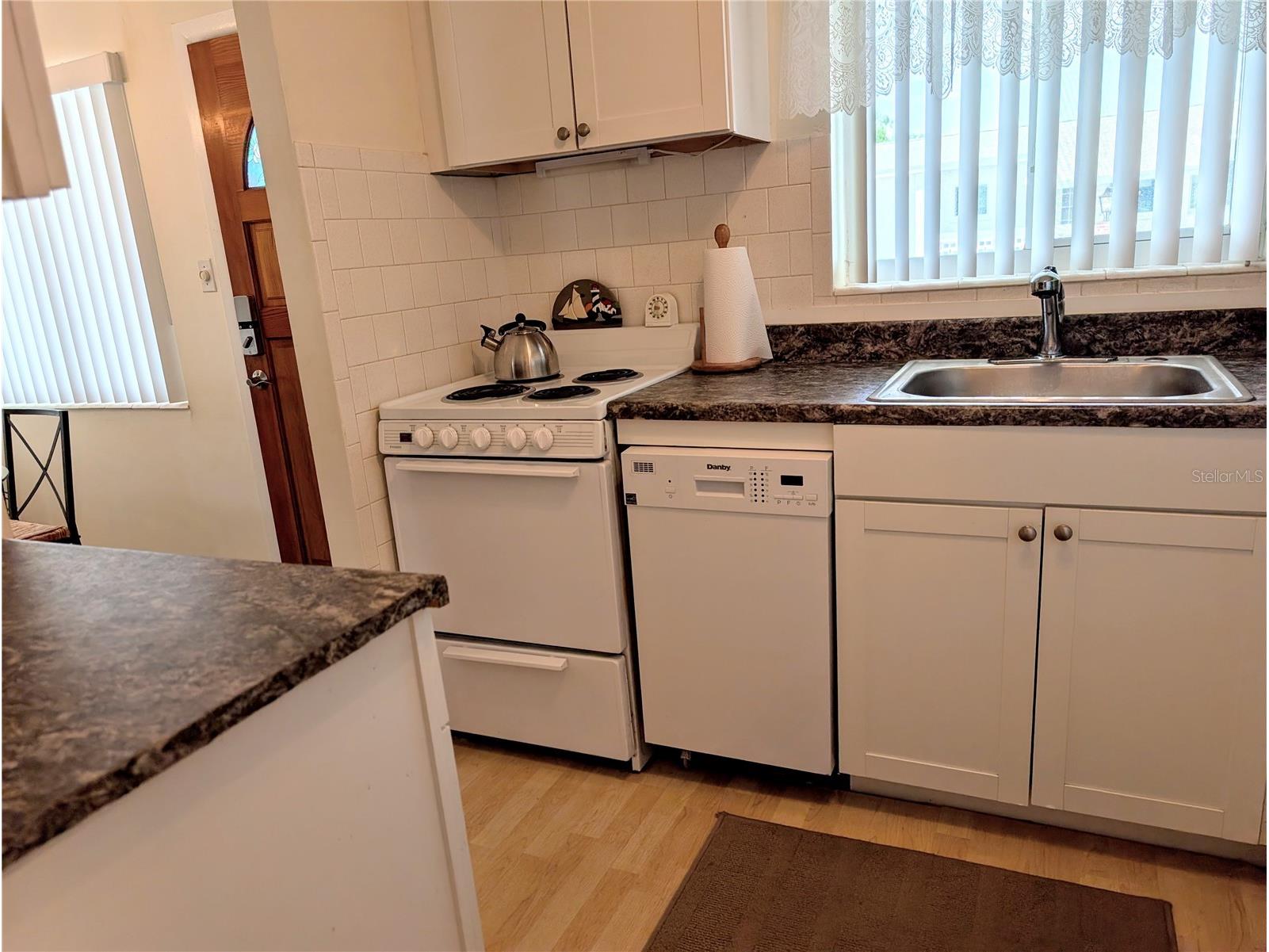 1830 Restful Drive #M-33 Bradenton FL 34207 A4693546 image6