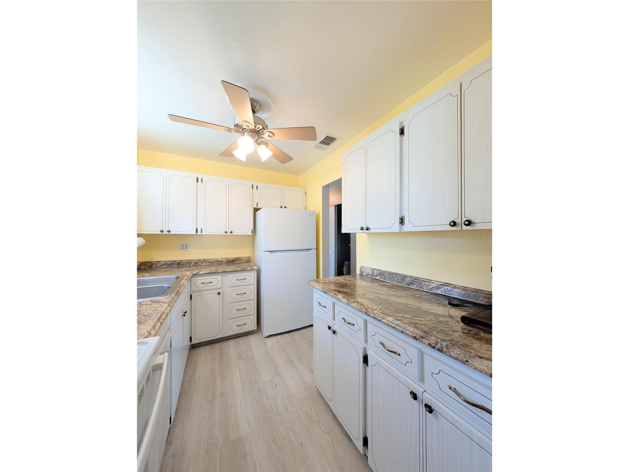 1830 Sunny Drive #D31 Bradenton FL 34207 A4679622 image6