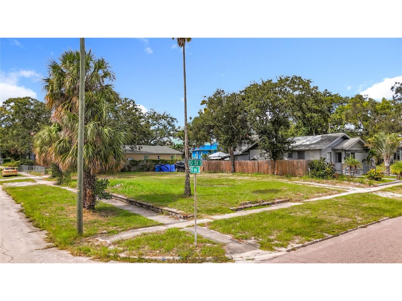 1831 10th Street S Saint Petersburg FL 33705 TB8435455 image13