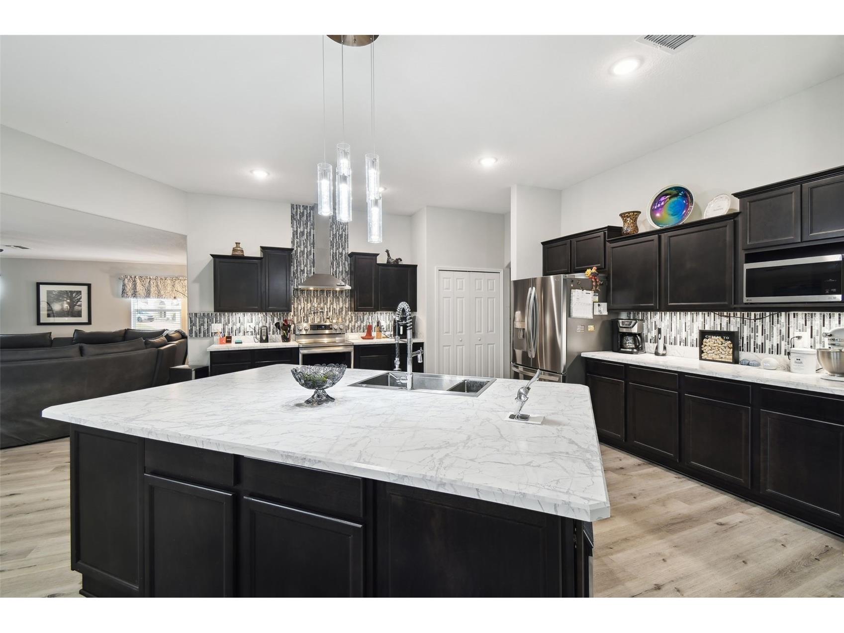 18317 Treehaven Drive Hudson FL 34667 - POND W7883026 image3