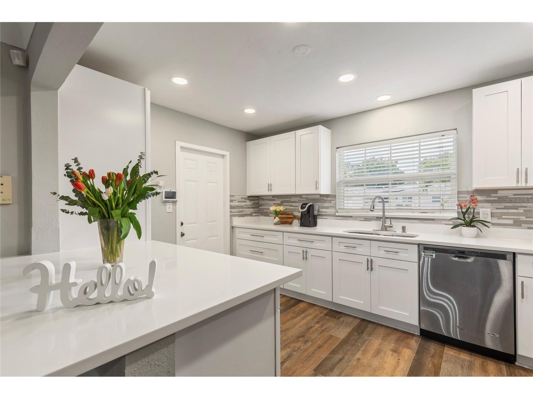 1832 69th Avenue S Saint Petersburg FL 33712 TB8475817 image13