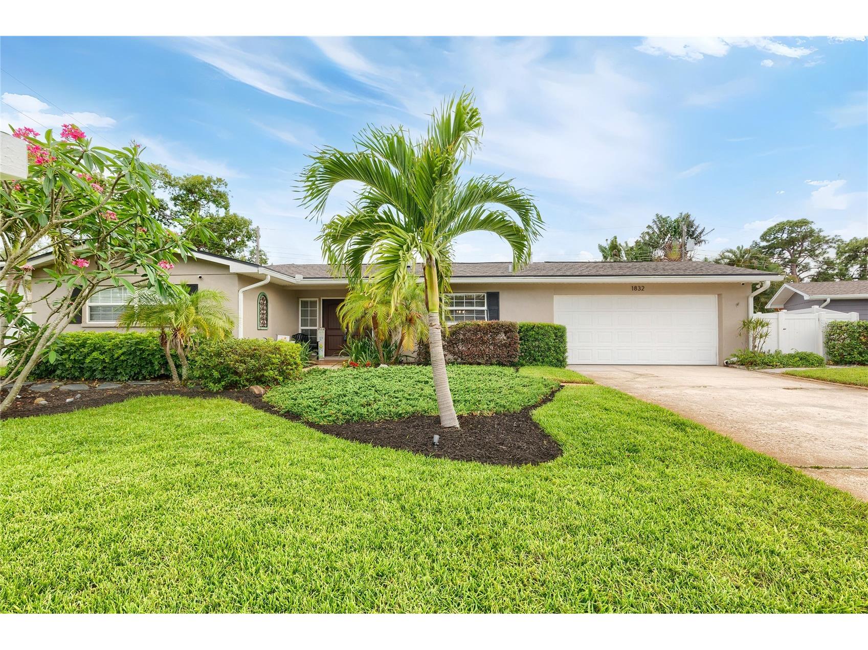1832 69th Avenue S Saint Petersburg FL 33712 TB8475817 image2