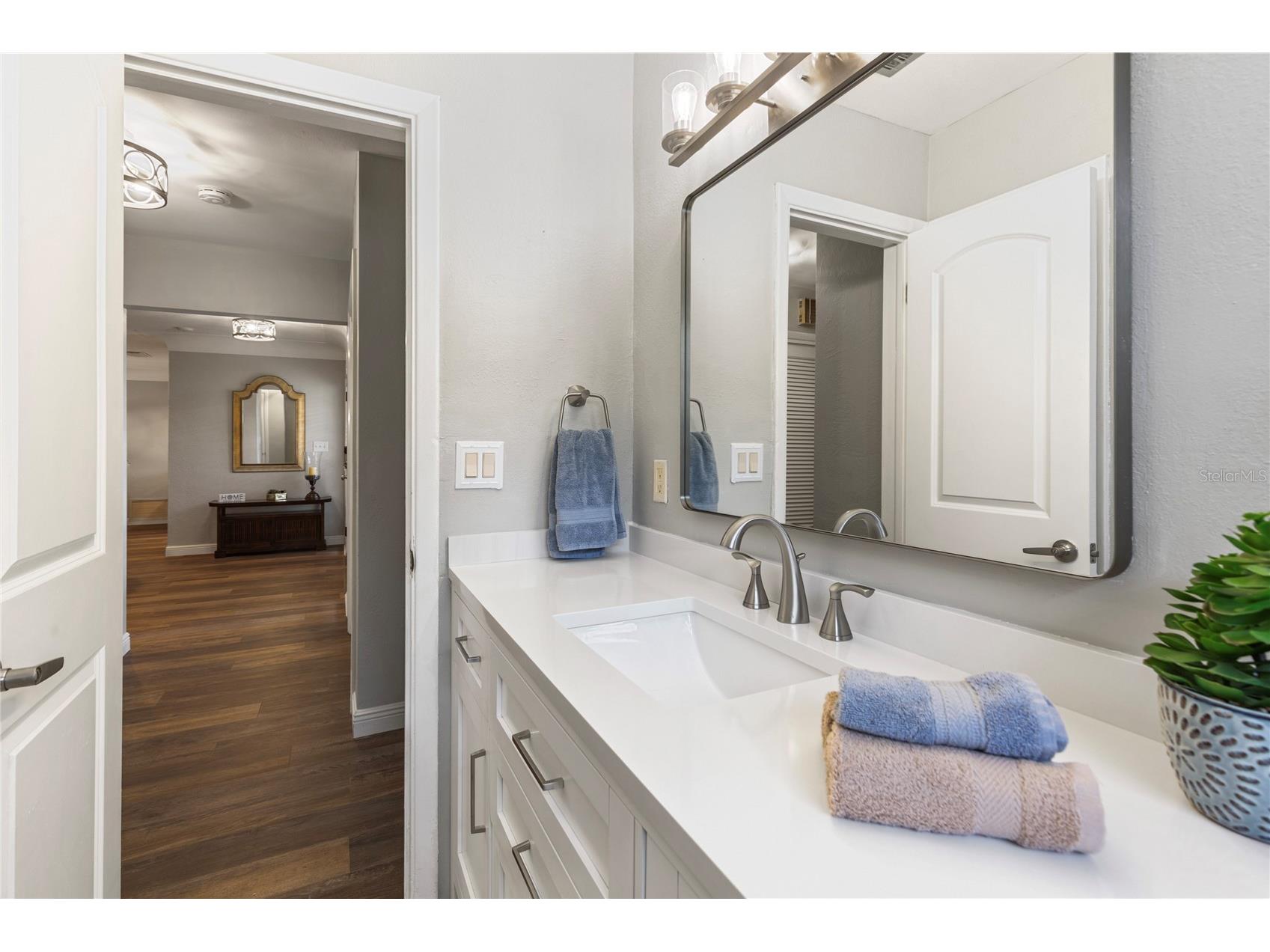 1832 69th Avenue S Saint Petersburg FL 33712 TB8475817 image24