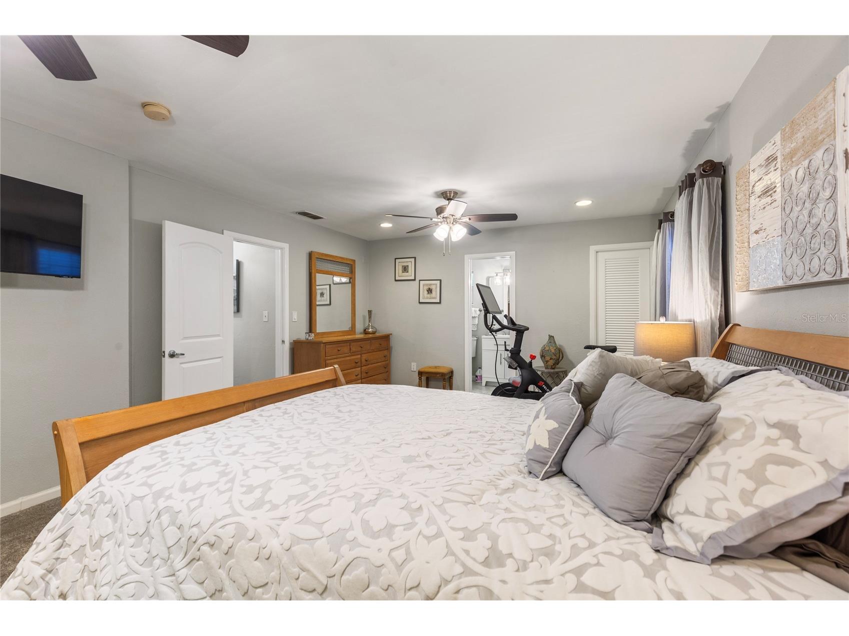 1832 69th Avenue S Saint Petersburg FL 33712 TB8475817 image35