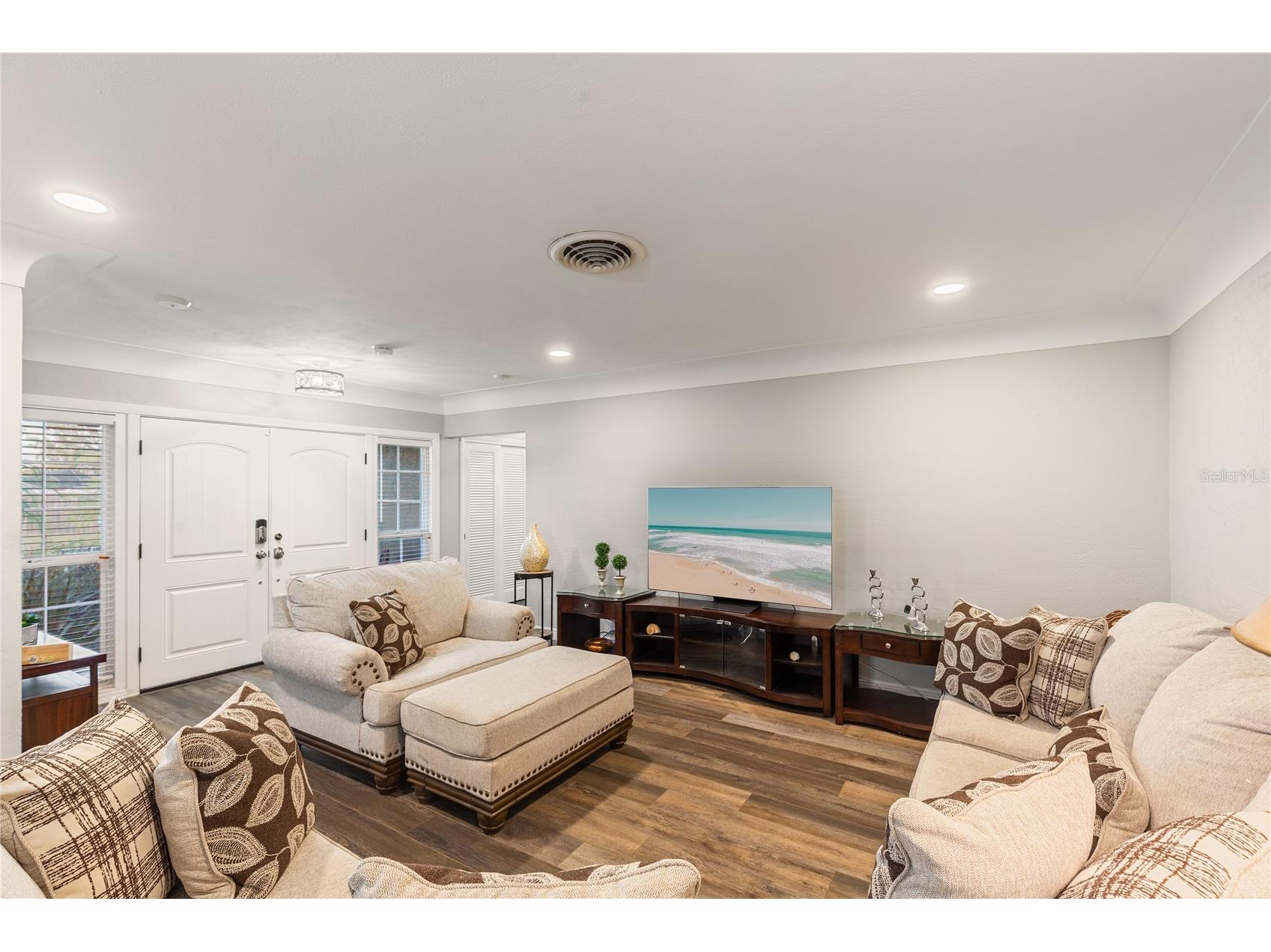 1832 69th Avenue S Saint Petersburg FL 33712 TB8475817 image5