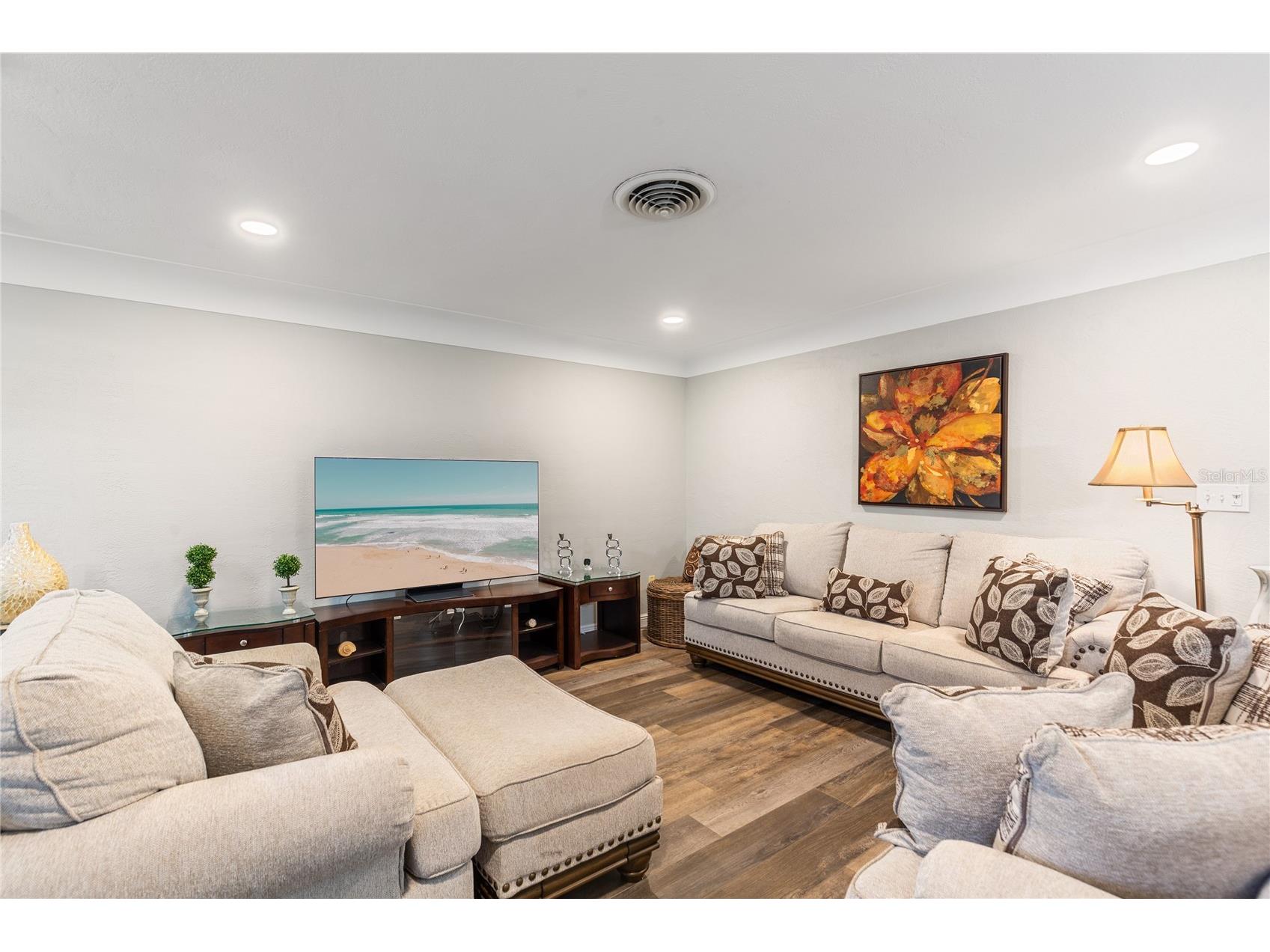 1832 69th Avenue S Saint Petersburg FL 33712 TB8475817 image6