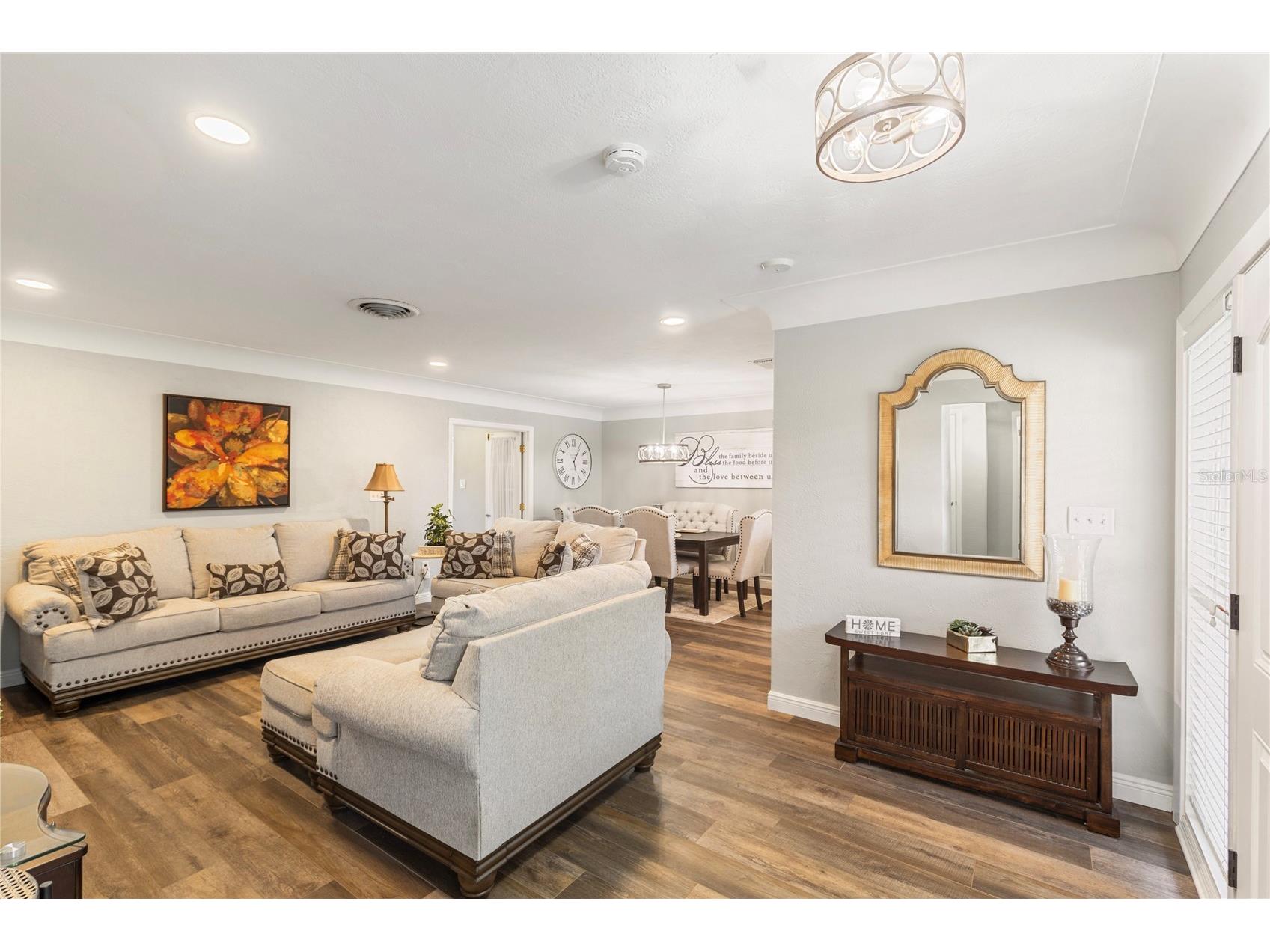 1832 69th Avenue S Saint Petersburg FL 33712 TB8475817 image8