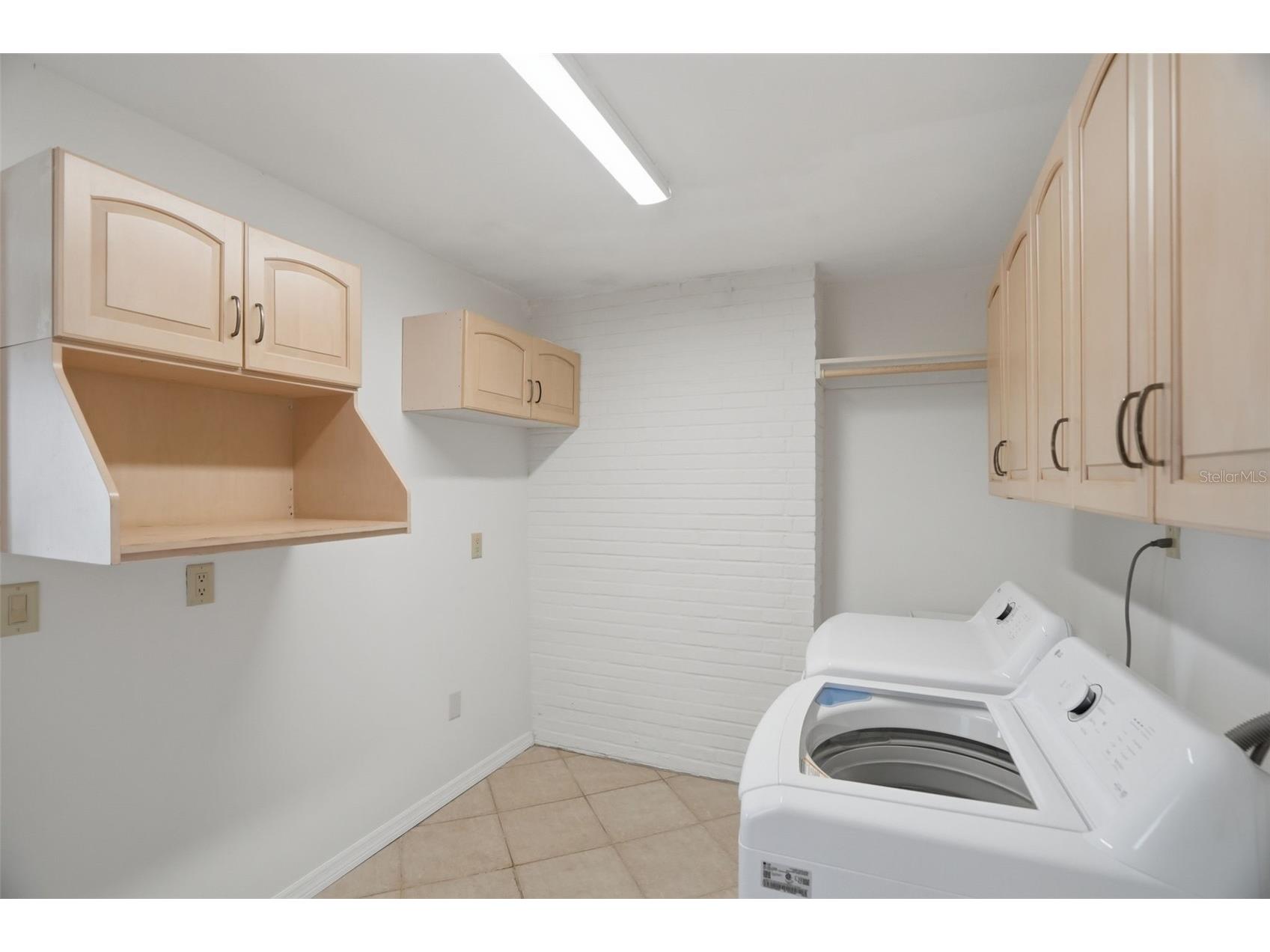 1832 Venetian Point Drive Clearwater FL 33755 TB8513769 image37