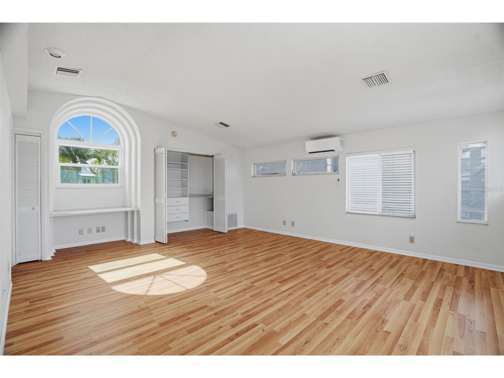 1832 Venetian Point Drive Clearwater FL 33755 TB8513769 image49