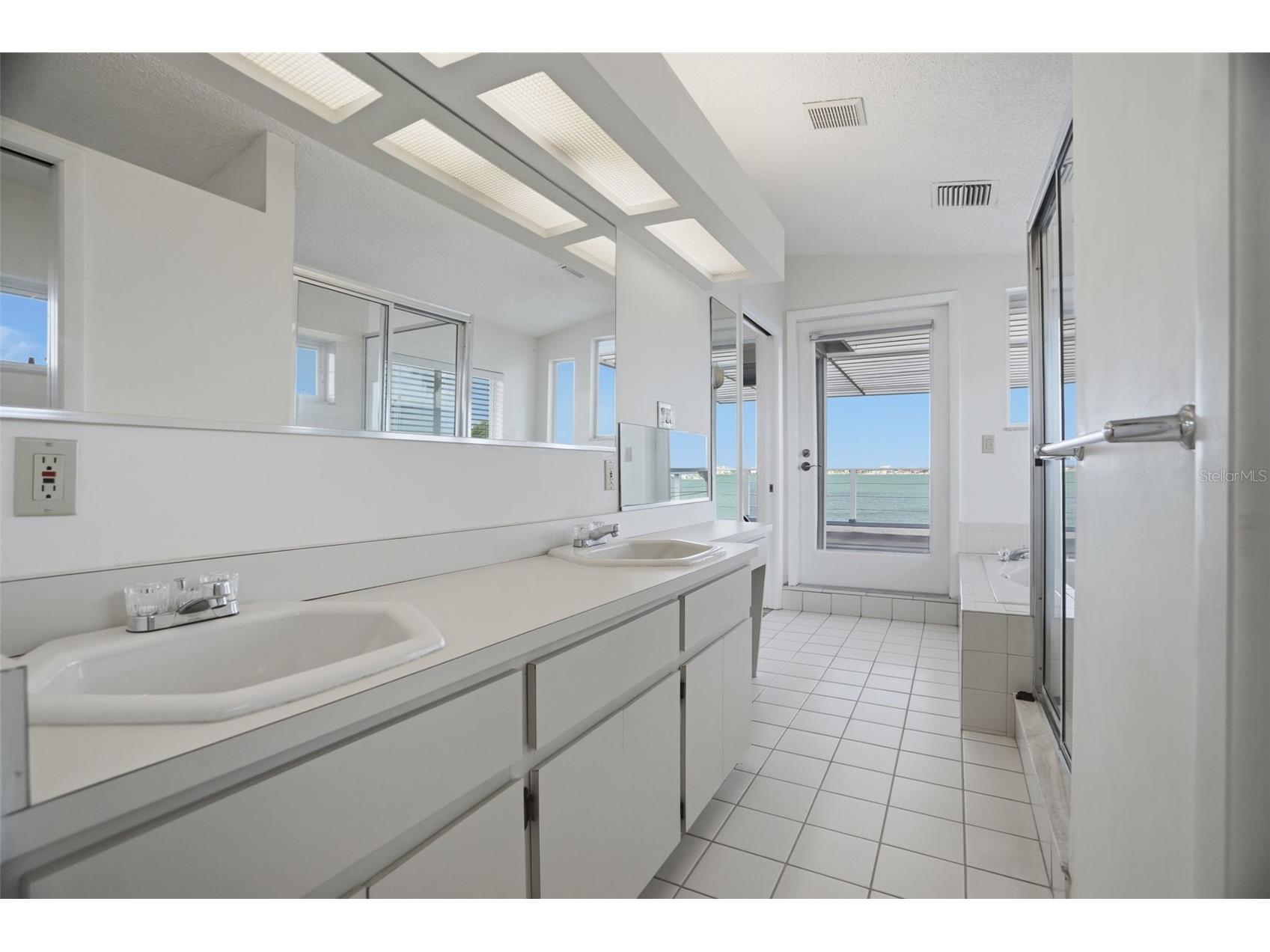 1832 Venetian Point Drive Clearwater FL 33755 TB8513769 image53