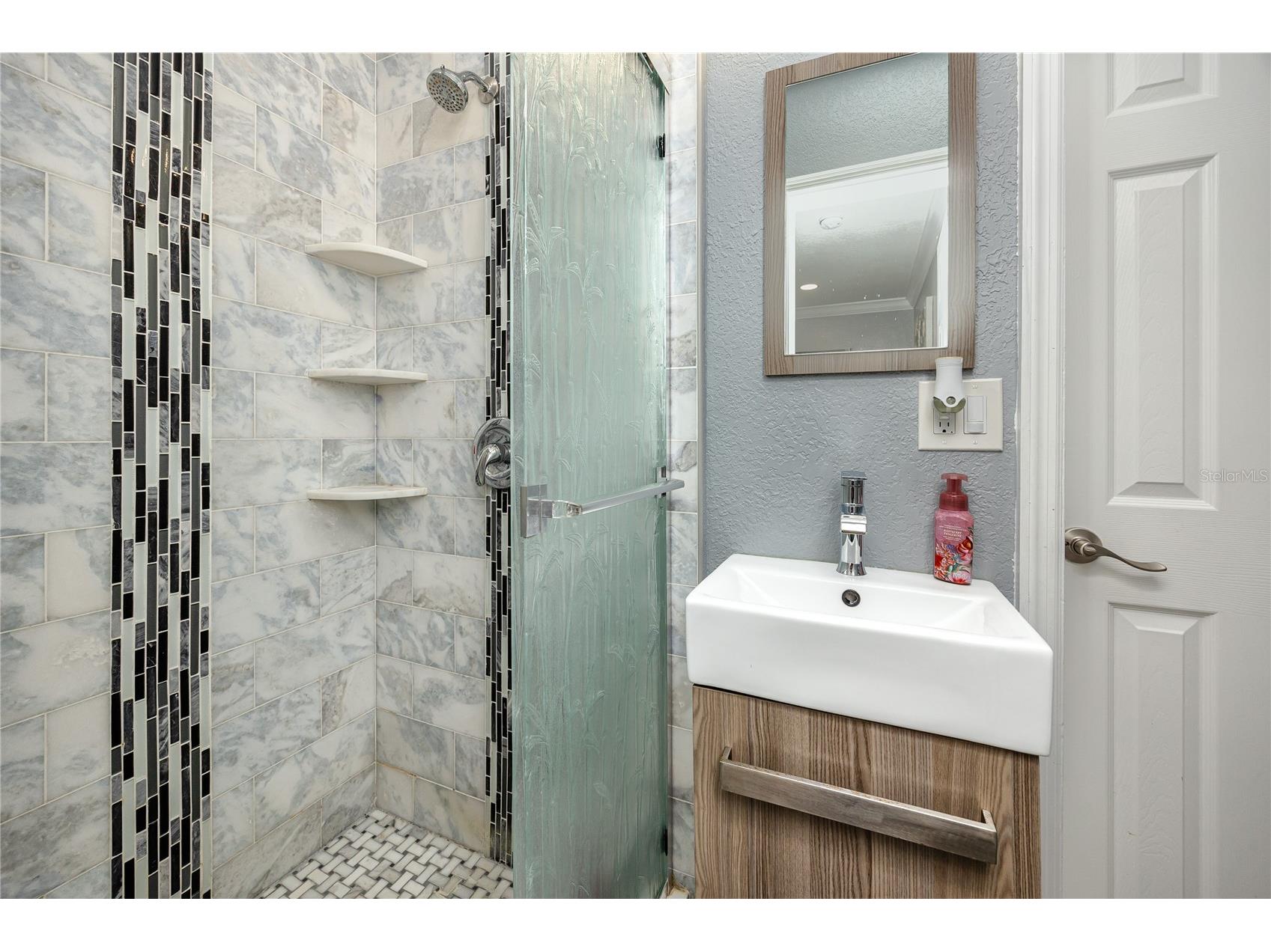 1833 Hunt Lane Clearwater FL 33764 TB8525040 image18