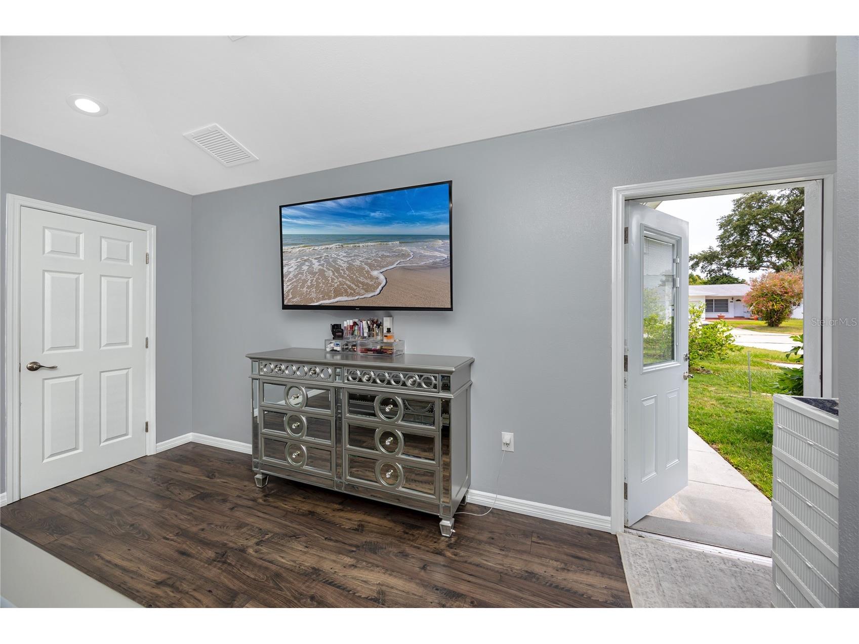 1833 Hunt Lane Clearwater FL 33764 TB8525040 image21