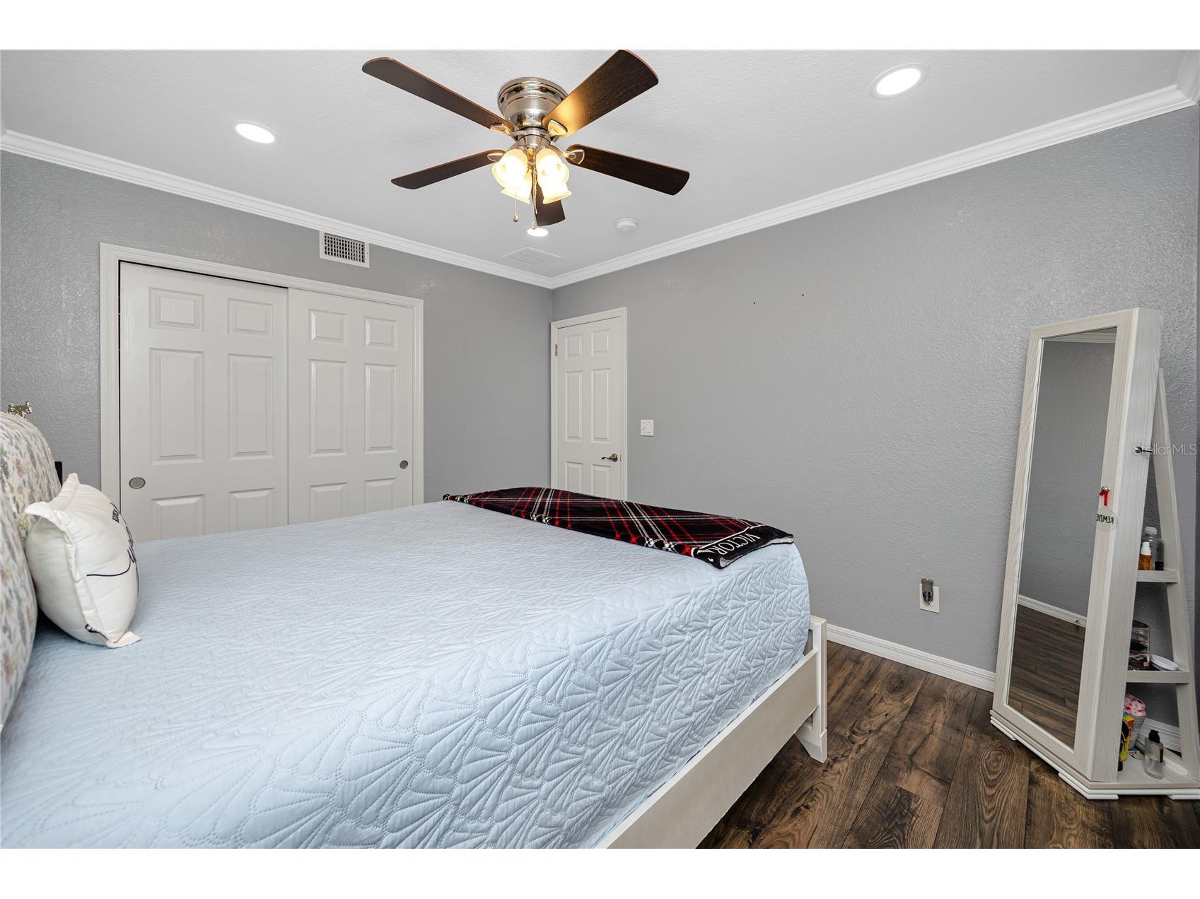 1833 Hunt Lane Clearwater FL 33764 TB8525040 image25