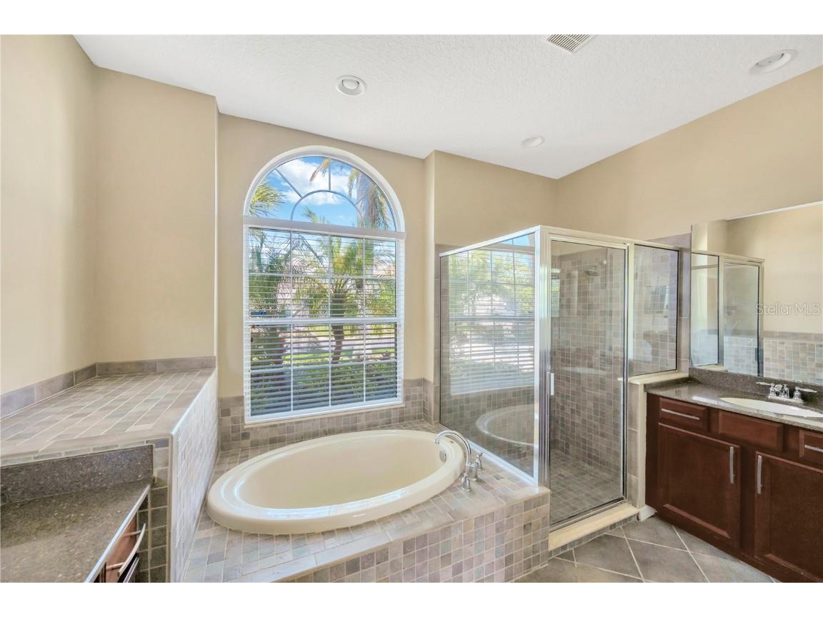 1833 Mira Lago Circle Ruskin FL 33570 TB8432914 image5