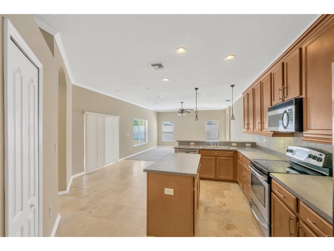 1833 Mira Lago Circle Ruskin FL 33570 TB8437438 image11