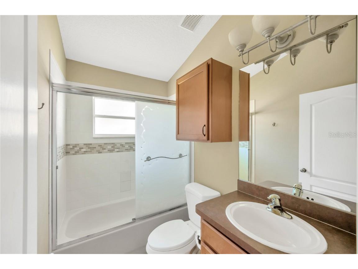 1833 Mira Lago Circle Ruskin FL 33570 TB8437438 image20