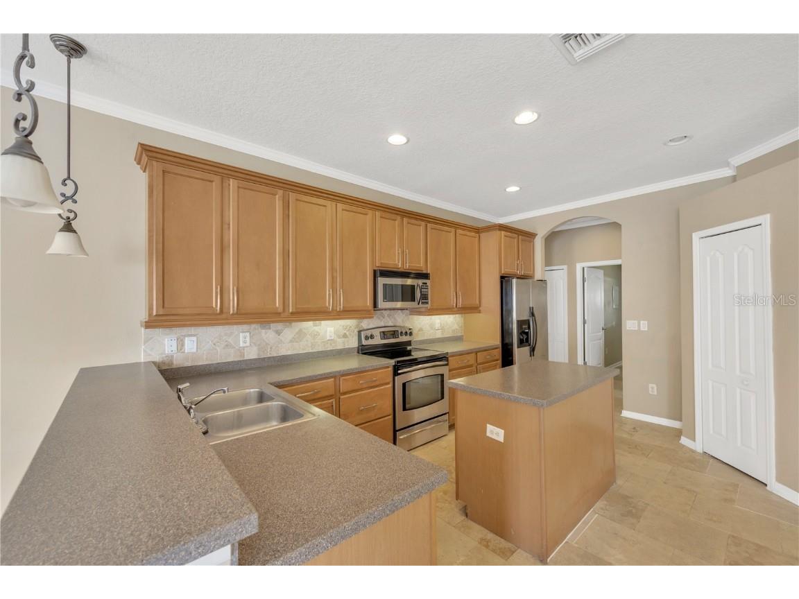 1833 Mira Lago Circle Ruskin FL 33570 TB8437438 image9