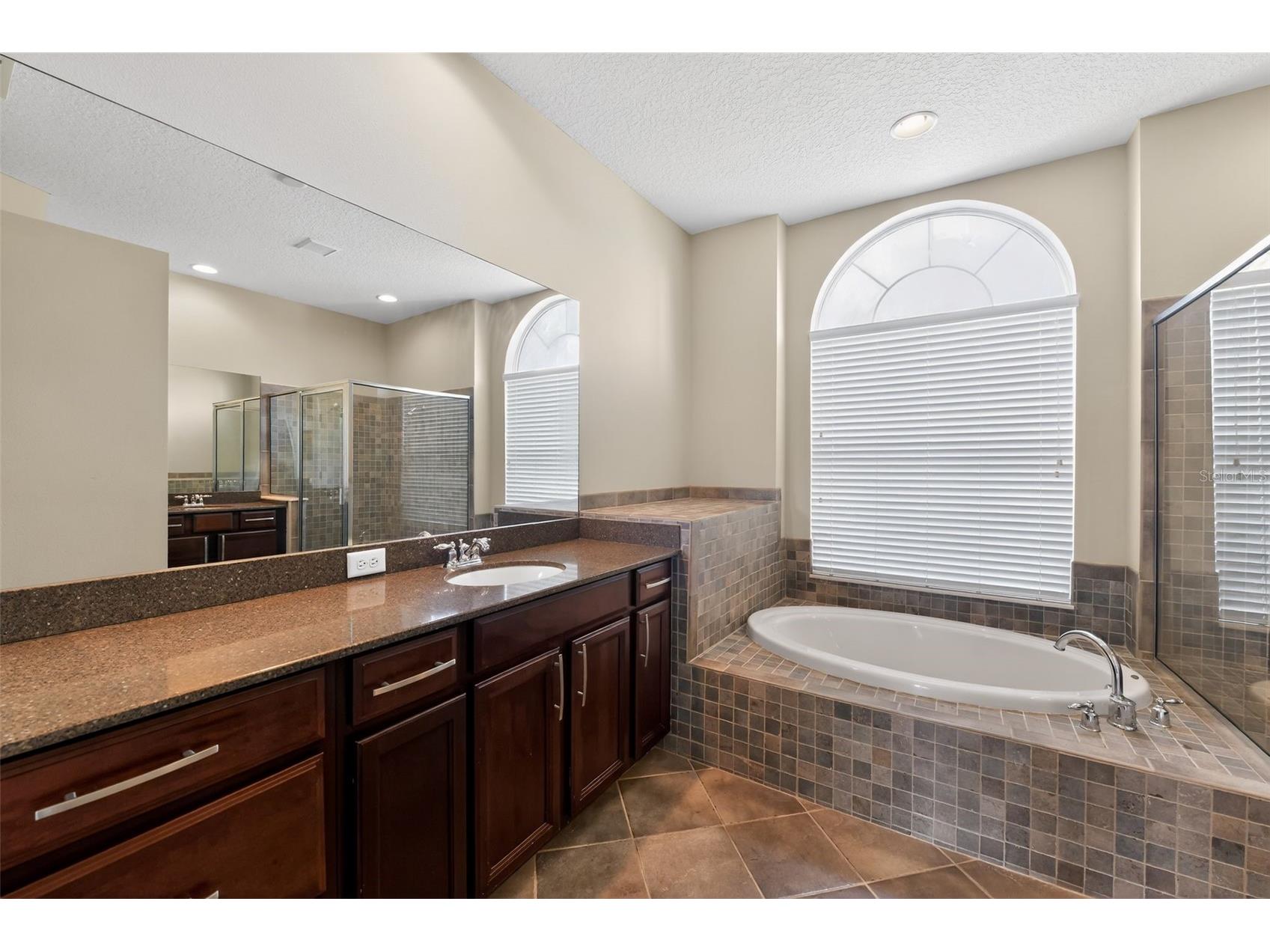 1833 Mira Lago Circle Ruskin FL 33570 TB8502330 image25
