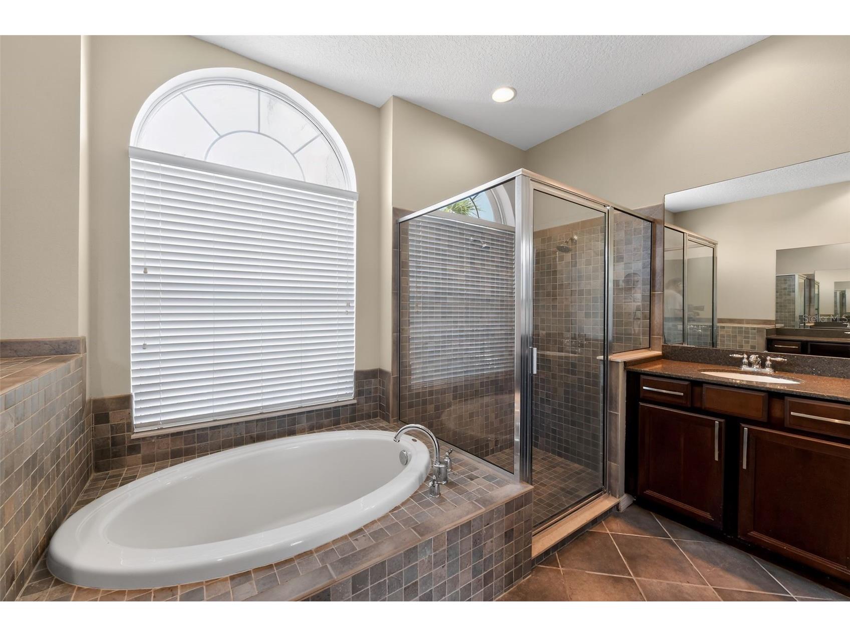 1833 Mira Lago Circle Ruskin FL 33570 TB8502330 image27