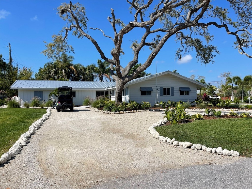 1833 Pandora Drive Sarasota FL 34231 - SARASOTA BAY A4607443 image1