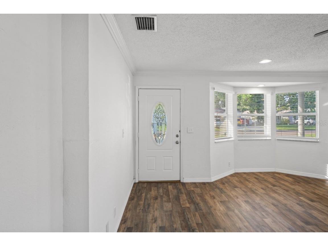 1833 Shore Acres Boulevard NE, Saint Petersburg, FL, 33703 MLS