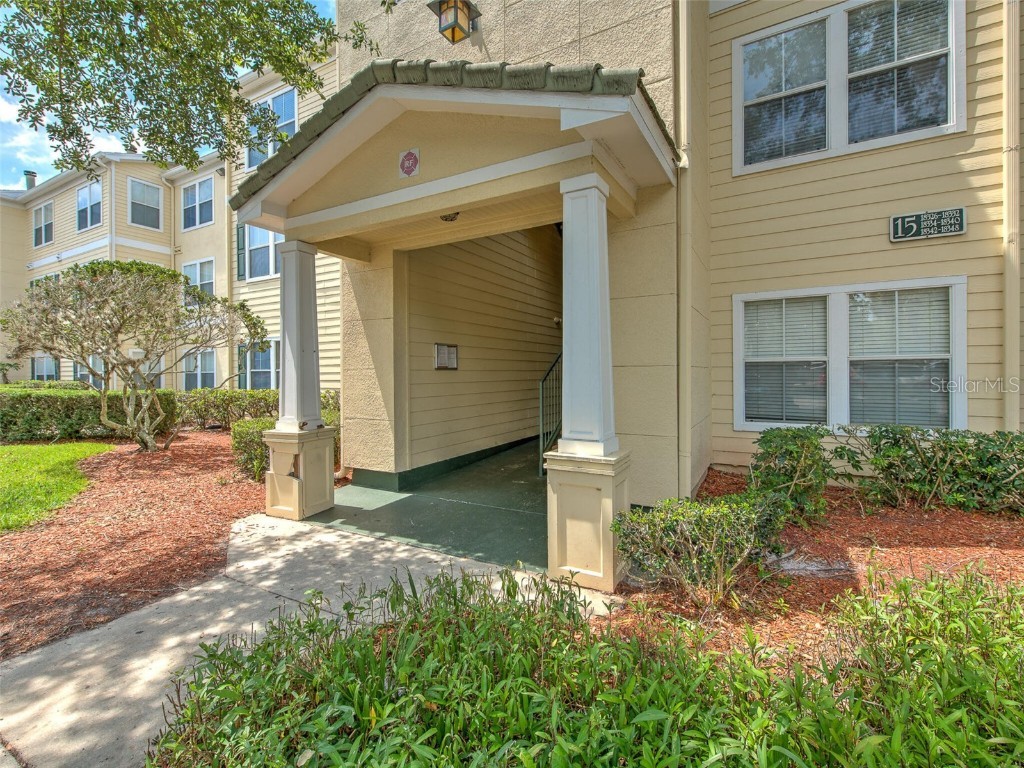 18344 Bridle Club Drive Tampa FL 33647 T3448140 image1