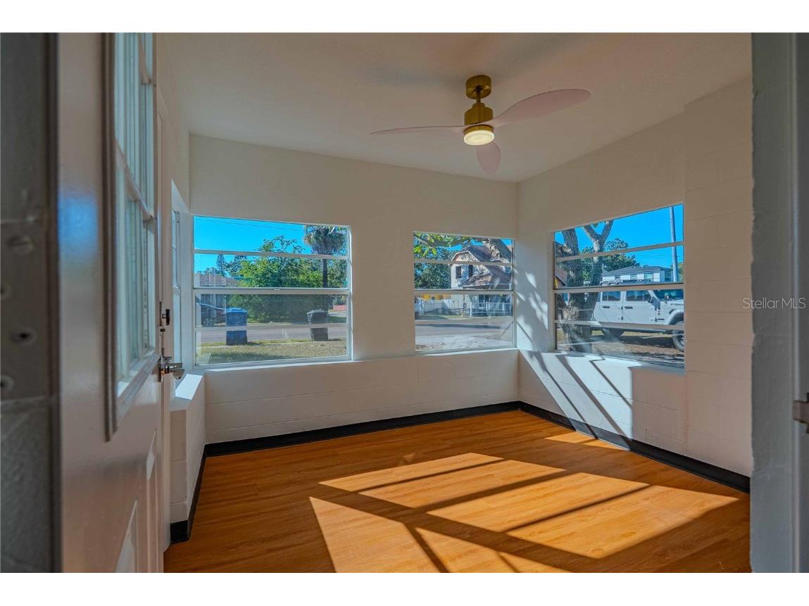 1835 15th Avenue S Saint Petersburg FL 33712 TB8448793 image17