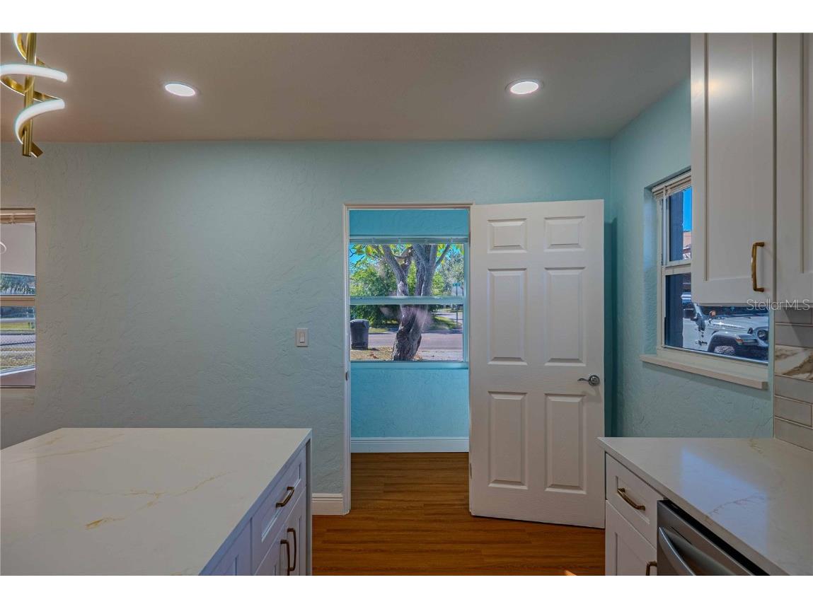 1835 15th Avenue S Saint Petersburg FL 33712 TB8448793 image29