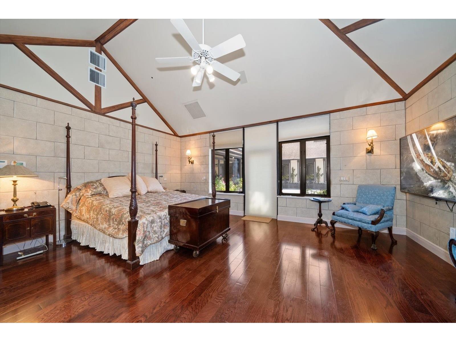 1835 Alicia Way Clearwater FL 33764 TB8402218 image32