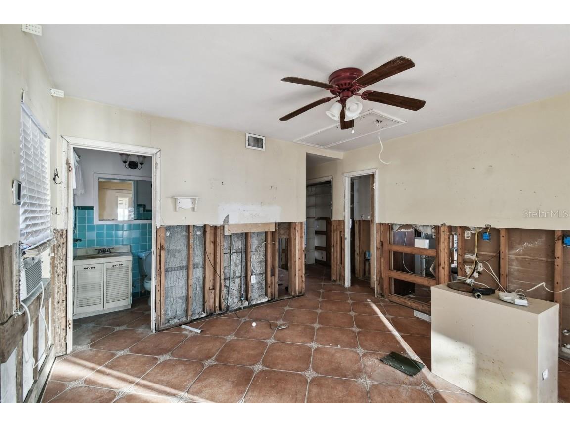 1836 Venetian Point Drive Clearwater FL 33755 TB8336333 image26