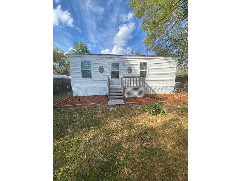 18361 52nd Place Ocklawaha FL 32179 G5094317 image1