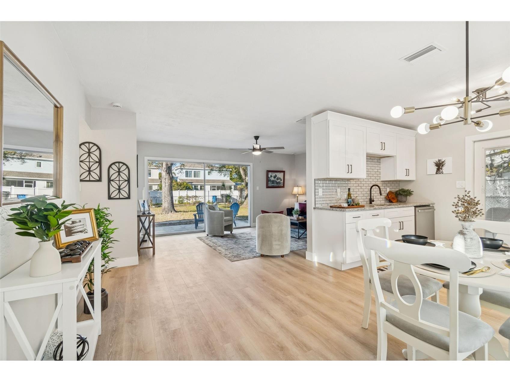 1839 46th Avenue N Saint Petersburg FL 33714 TB8469459 image4