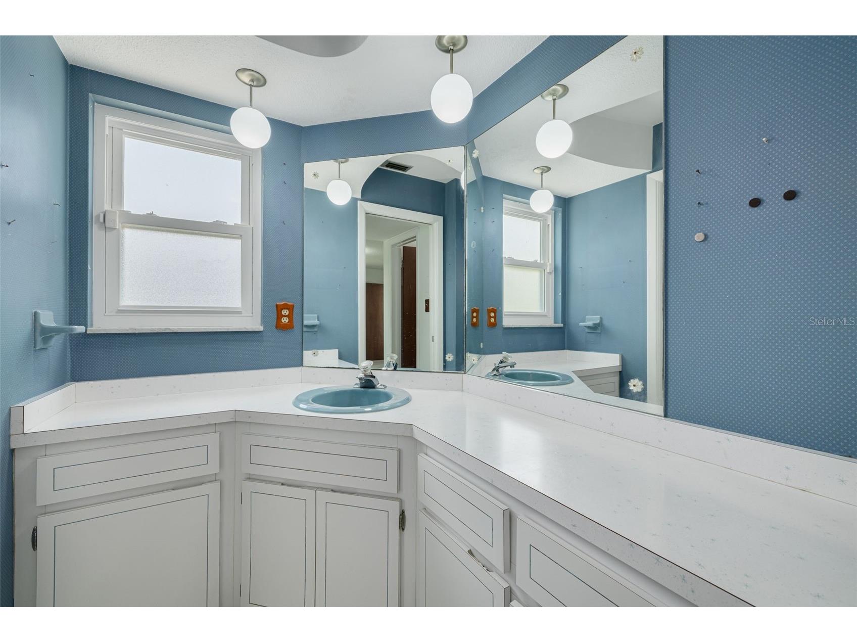 1839 Almeria Way S Saint Petersburg FL 33712 TB8494732 image17