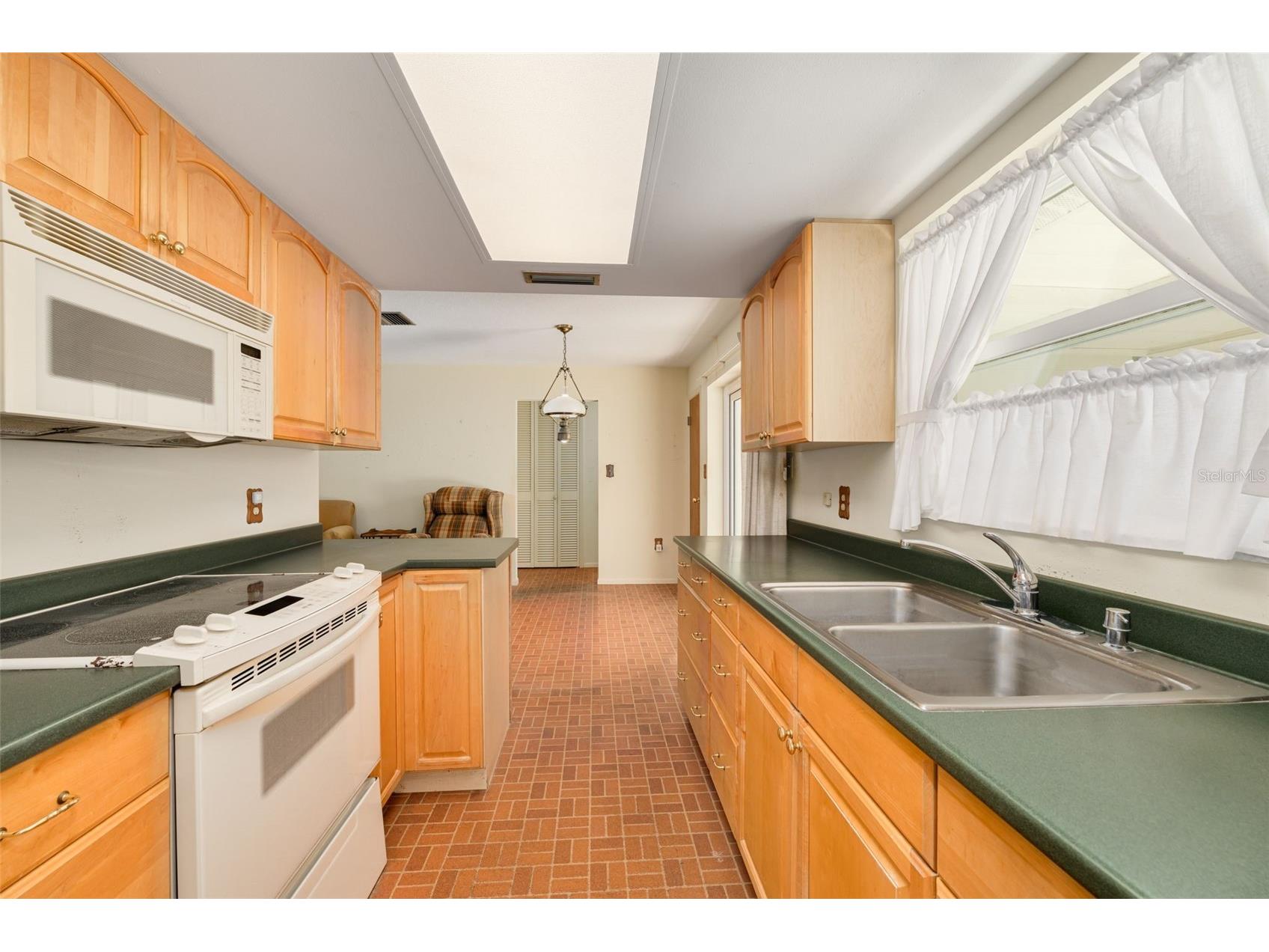 1839 Almeria Way S Saint Petersburg FL 33712 TB8494732 image8