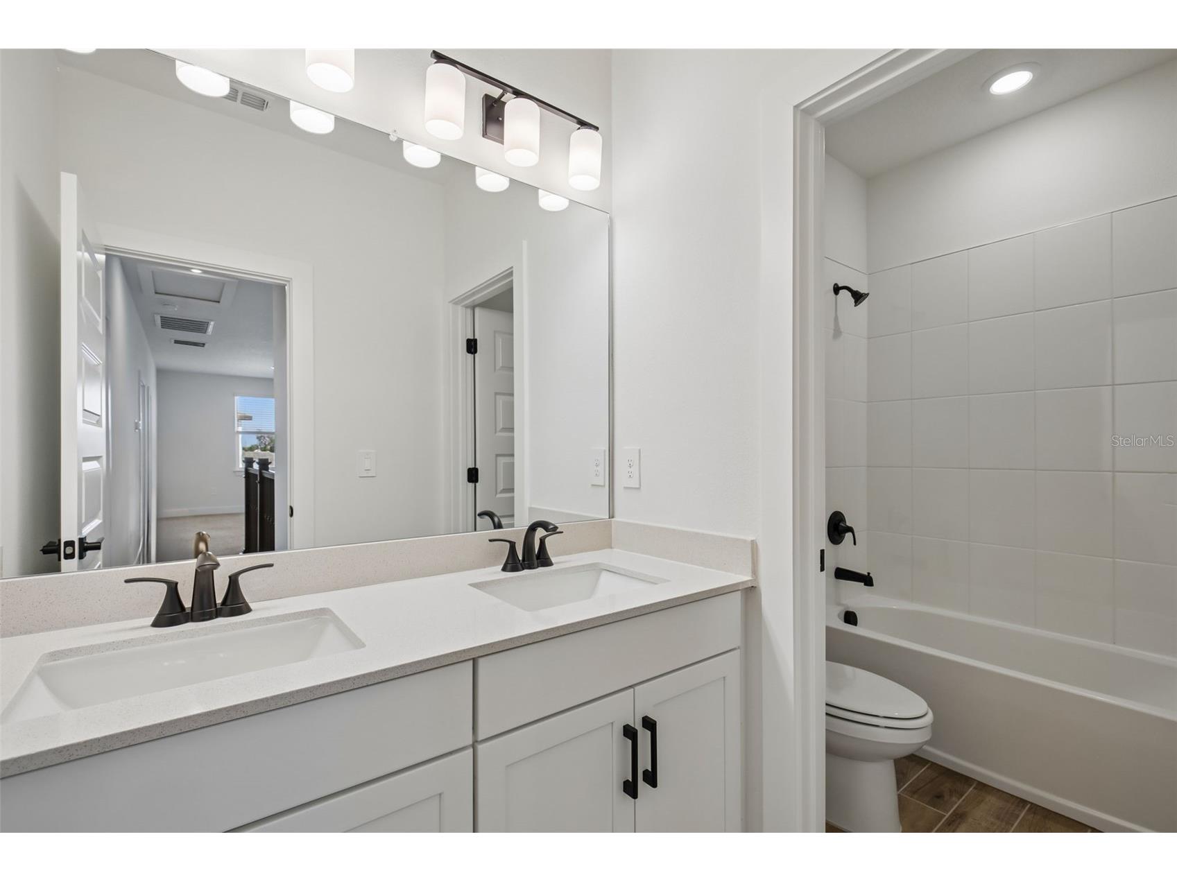 184 Shady Edge Loop Nokomis FL 34275 TB8495207 image32