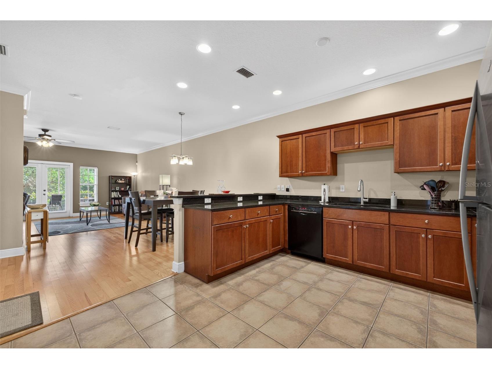 184 Valencia Circle Saint Petersburg FL 33716 TB8487687 image7