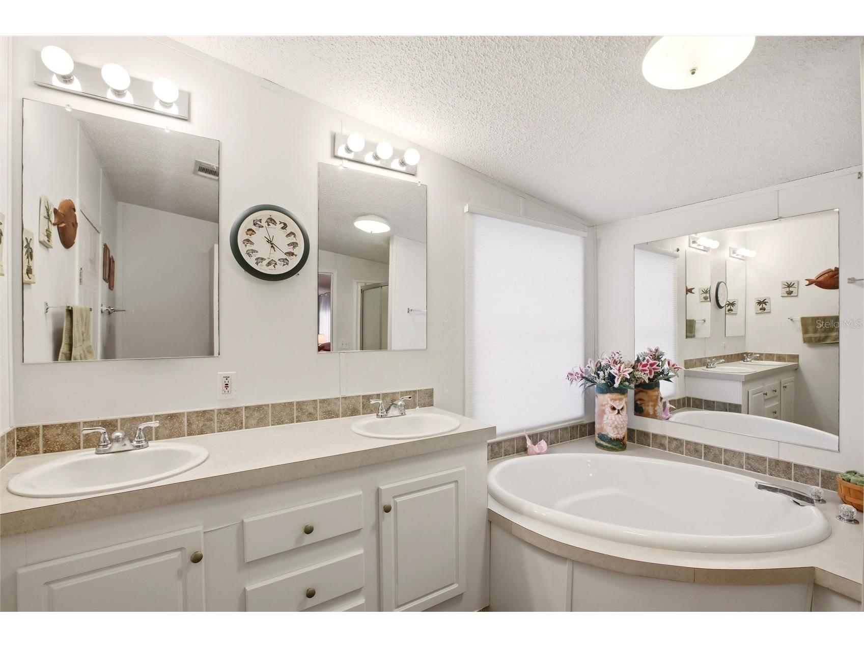184 W Manatee Loop Punta Gorda FL 33950 C7524378 image17